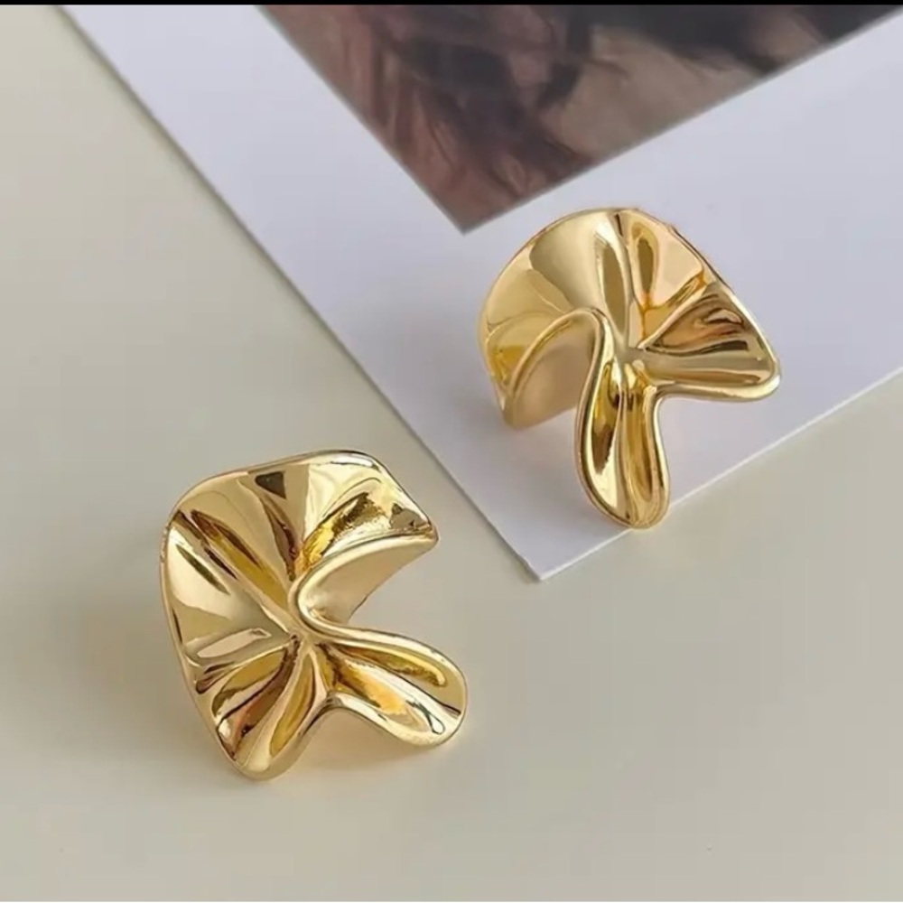 14K Gold Plated Crinkle Earrings
